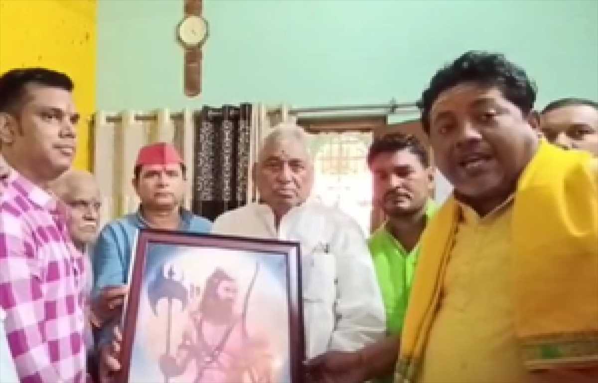 रामलला के दर्शन करने पहुंचे माता प्रसाद पांडेय, उपचुनाव में सपा की जीत का किया दावा